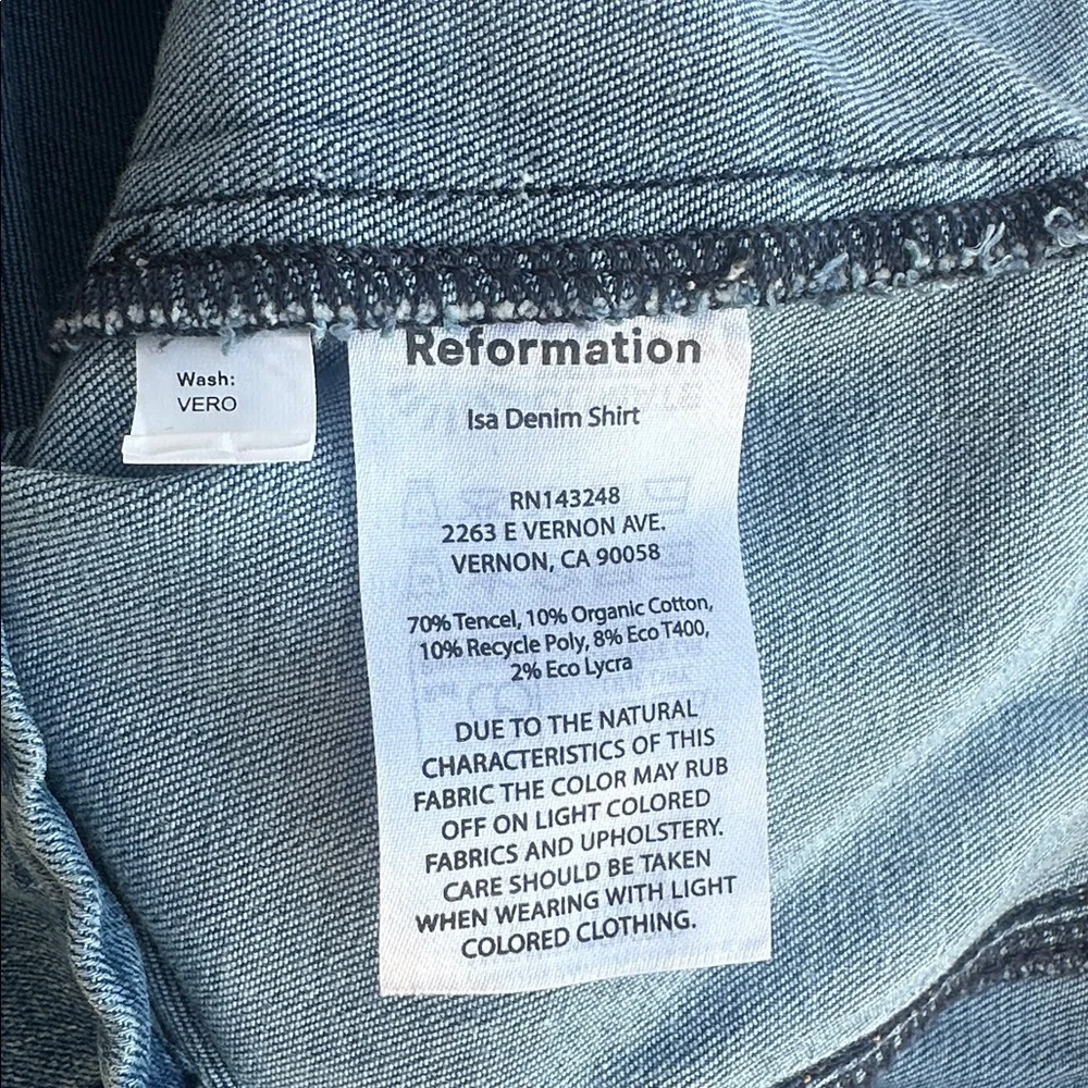 Reformation The Isa Light Blue Wash Denim Button Down Shirt Jacket Size 6 - Picture 8 of 8
